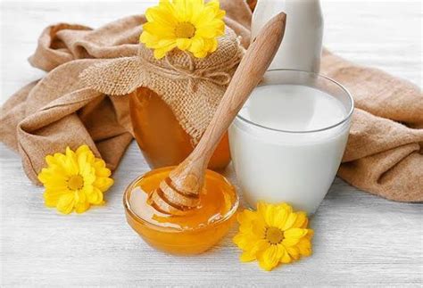 Beauty And Health Home Made Face Pack For Fair Skin Honey Benefits Milk And Honey Honey