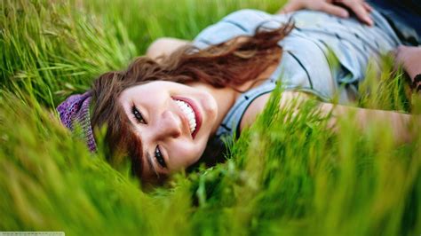 You won't be making the rookie error of getting the two mixed up. lying Down, Grass, Smiling, Women Wallpapers HD / Desktop ...