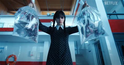 Netflix in Addams Ailesi nin yeniden tasarlaması olan Wednesday