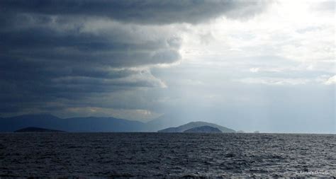 Saronic Golf View On Black Auf Der Schifffahrt Zwischen Pi Flickr