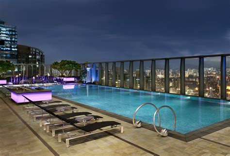 A perfectly placed property in the most intense shopping and commercial district of hong kong. W Hotel Hong Kong