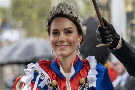 Kate Middleton Coronation Dress Mystery Did She Wear Cape Under Robe