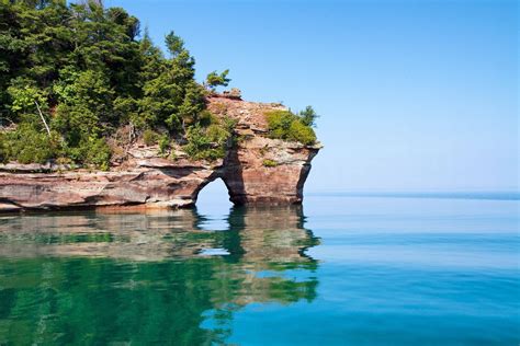 Northern Shore Of Grand Island On Lake Superior Michigan 5009 × 3339