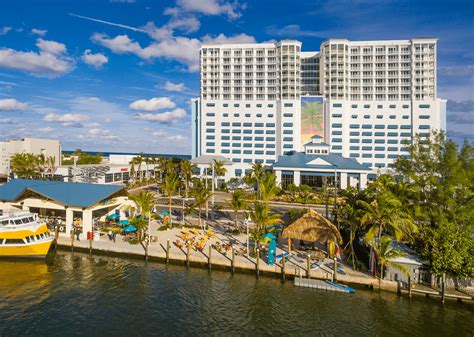How far is hollywood fl from fort lauderdale. Gallery - Margaritaville Hollywood Beach Resort