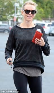 Naomi Watts Spends Three Days In The Same Sweater Daily Mail Online