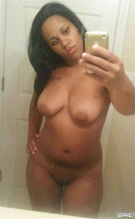 Nude Selfies ShesFreaky