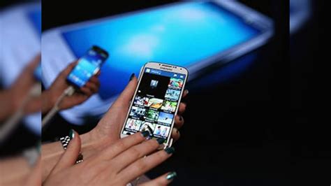 Smartphones Outsell Feature Phones In Q2 Samsung On Top Gartner