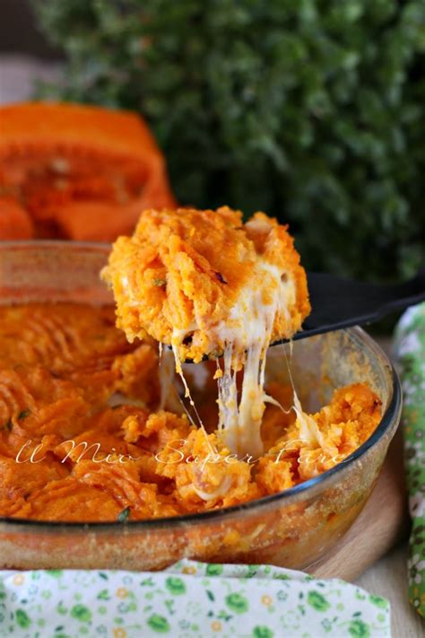 Spesso, alla ricetta originale, vengono aggiunti ingredienti come pancetta, cipolle o formaggi vari. SFORMATO di ZUCCA e PATATE al forno ricetta facile