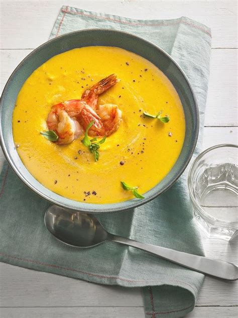 Die suppe wird zum schluss etwas anpürriert, sodass sie. Karotten-Ingwer-Kokos-Suppe in 2020 | Karotten ingwer ...