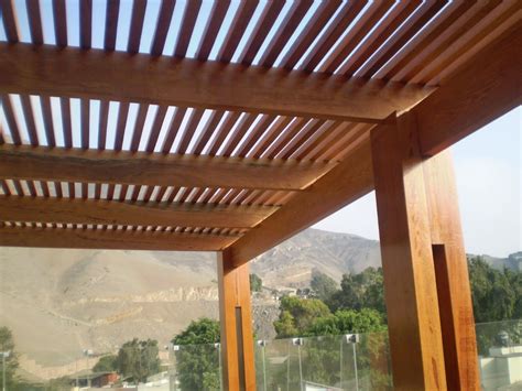 Lo son por la calidez y estética de la madera, y también por las características técnicas que esta puede ofrecer: Techos Sol Y Sombra En Terraza Pergolas De Madera - S/ 280 ...