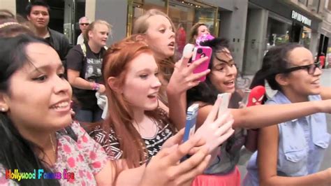 One Direction Chased By Surprise Fans After Today Show In Nyc Hollywood Stars Youtube