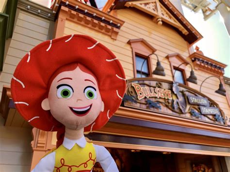 Photos Take Home Jessie From Toy Story Now A Prize On Pixar Pier At
