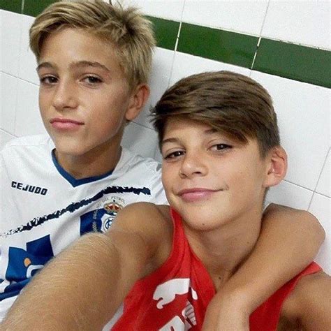 Brothers From Another Mother Chicos Transexuales Adolescentes Guapos