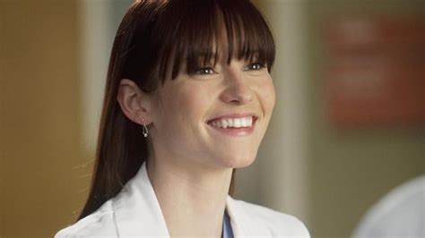 atriz e showrunner detalham razões para a morte de lexie grey em grey s anatomy