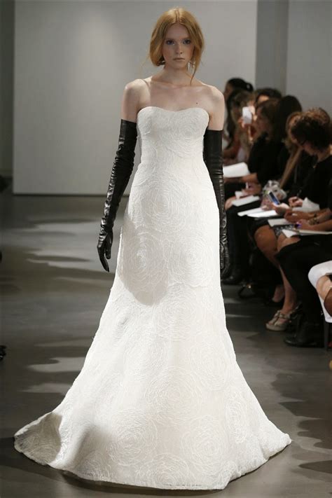 Bei oe24.at finden sie news, gerüchte und skandale rund um ihre stars und vip´s aus österreich und der welt. fashioncollectiontrend: Vera Wang Hochzeitskleid ...