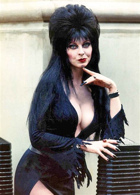 Wall — Dang Fan Elvira Cassandra Peterson Dark Beauty Elvira Movies