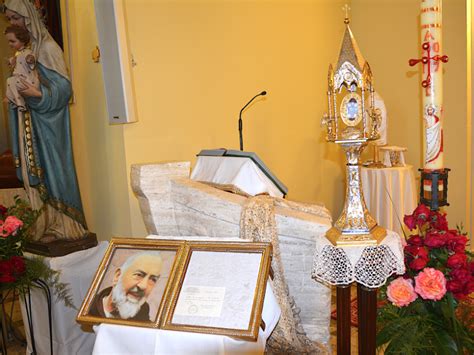 Le Reliquie Di San Padre Pio Da Pietrelcina Nelle Parrocchie Del Priore