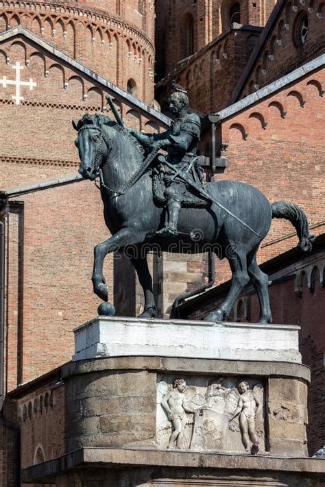 We just learned about the famous artwork whistler's mother. Equestrian Statue Of The Venetian General Gattamelata In ...