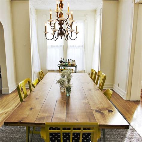A dining table centerpiece must look elegant, but that doesn't mean you have to spend lavishly on buying expensive pieces. Inspiration: DIY Dining Room Table | Make: