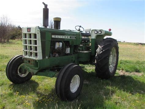 1969 Oliver 2150 2wd Tractor Bigiron Auctions