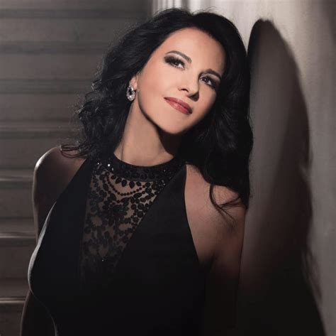 However, in january 2013, the couple mutually agreed on a formal divorce. FOTO La mulţi ani, Angela Gheorghiu! | Radio România Reșița