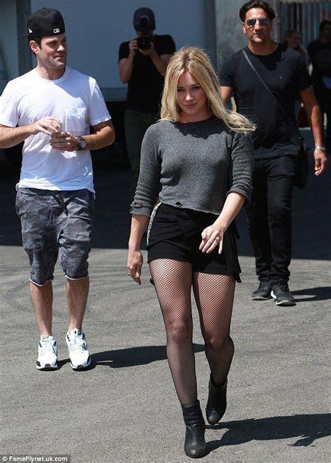 Shes Got Moves The 26 Year Old Star Practiced Her Sultry Walk On The Set Where Estranged
