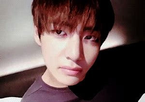 The best gifs are on giphy. Pin by ༼ つ _ ༽つ on ☾kim taehyung☽ | Taehyung, Kim taehyung ...