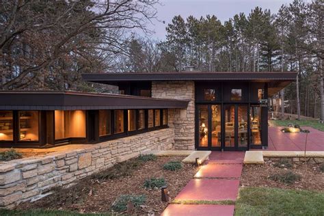 Frank Lloyd Wright Designed Home With Inspiring Renovation In Minnesota