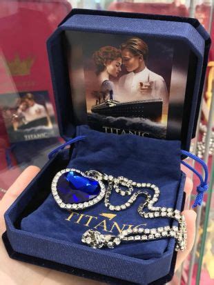 The main sapphire stone size 40*40mm. The pendant "Heart of the Ocean" Rose DeWitt Bukater ...