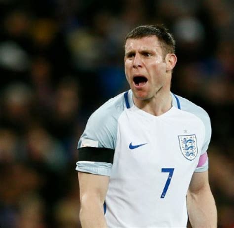 Welche spieler werden beim verein england aktuell gehandelt? sp-Fußball-England-Nationalmannschaft-Milner-Rücktritt ...