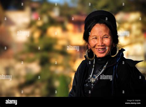 black-hmong-women-stock-photos-black-hmong-women-stock