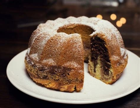 Marmorkuchen mit schokoladenguß, willkommen zu jedem kaffeetrinken, kindergeburtstag und dann wenn man lust auf einen saftigen schokokuchen hat. Klassischer Marmorkuchen - Rezept - ichkoche.at