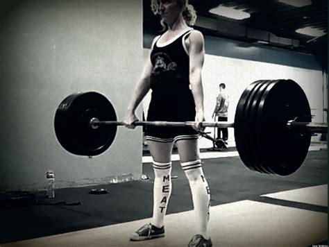 In Defense Of The Women Posting All Those Weightlifting Photos Huffpost