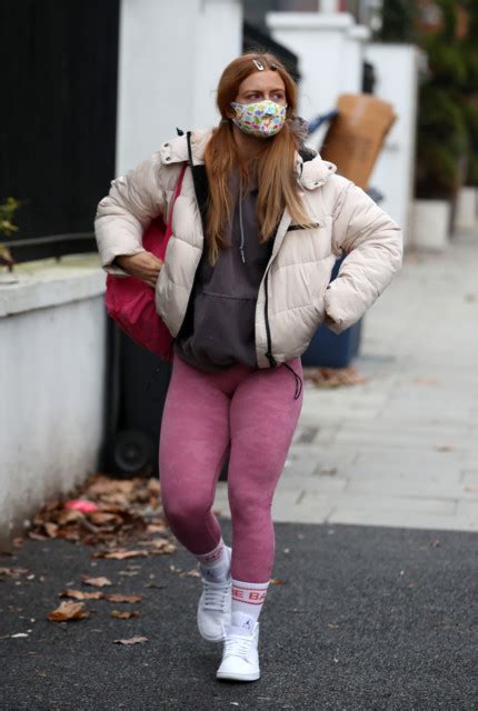 Strictlys Maisie Smith Wears Tight Gym Leggings After Admitting She