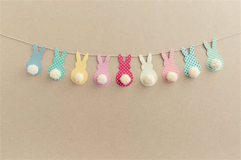 Easter Garland With Bunnies In A Few Easy Steps Easter Garland Diy