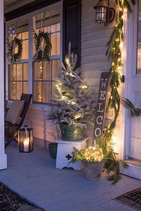 68 Comfy Rustic Outdoor Christmas Décor Ideas Digsdigs