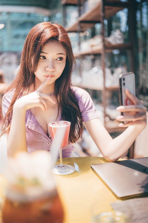 Selfies Asian Model Women Smartphone Hd Phone Wallpaper Peakpx
