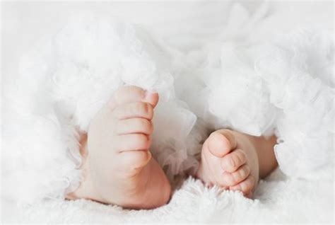 Why Does My Babys Foot Turn Inward Newborn Babys Baby Feet Newborn