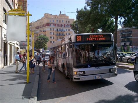 Foto Metro B1 Cambia Linee Bus I Cartelli Alle Fermate 17 Di 20