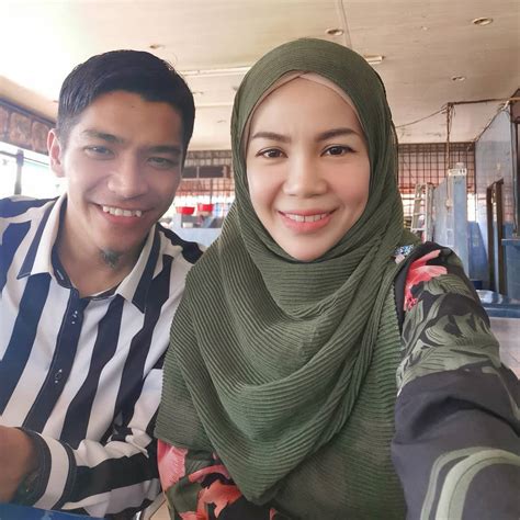 Haibunda sabtu, 22 jun 2019 18:32 wib. Isteri Da'i Farhan Daftar Anak Sekolah, Terkejut Dengar ...