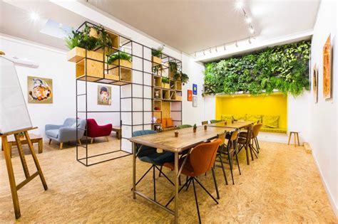 Un espace de coworking sans des services de qualité c'est un peu comme un broker immobilier sans honoraires : 10 espaces de coworking à Paris à ne pas manquer en 2020 ...