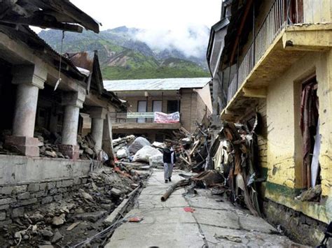 त्रासदी के कारण वास्तविक दृश्य. Victims in Kedarnath valley feel cheated over compensation ...