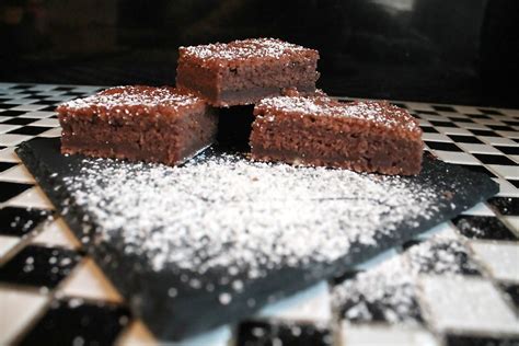In meine rezepte speichern zu meinen rezepten. Fluffiger Blechkuchen mit Buttermilch - Elas Universe ...