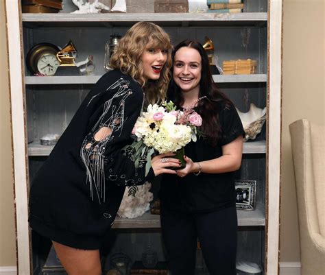 Taylor Swift Hosts Reputation Secret Sessions At Her Home In Rhode