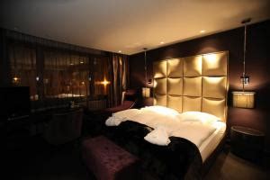 Roomers frankfurt am main, located about 0.9 km from commerzbank tower, features a nightclub, entertainment activities and a bar. Roomers in Frankfurt am Main, Germany - Lets Book Hotel
