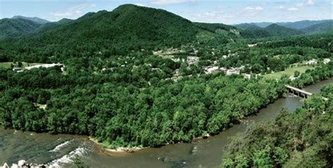 13 Best Small Towns In Western North Carolina Sometimes Smaller Is