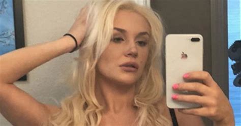 No Shame Courtney Stodden Shows Off Ginormous Assets In Sizzling Snap