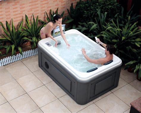 Outdoor Hot Tub Spa Backyard Design Ideas