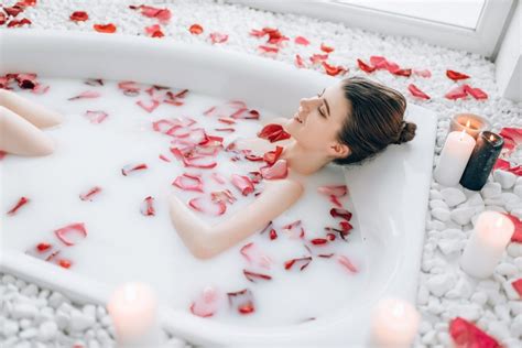 22 Ways To Make A Luxurious Diy Home Spa Bath On A Budget Diy Home Spa Spa Day At Home Spa Tag