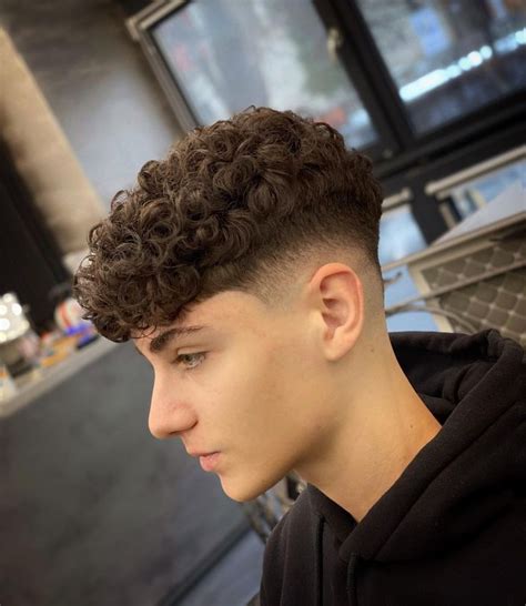 Low Fade Curly Hair Fade Haircut Curly Hair Boys Haircuts Curly Hair Taper Fade Curly Hair